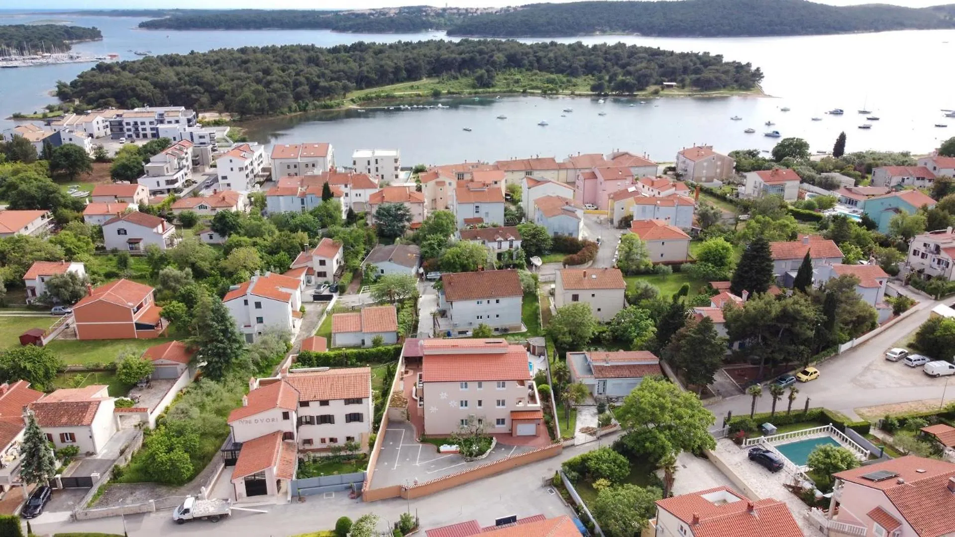 Family Friendly Apartment Oros Medulin, With Pool