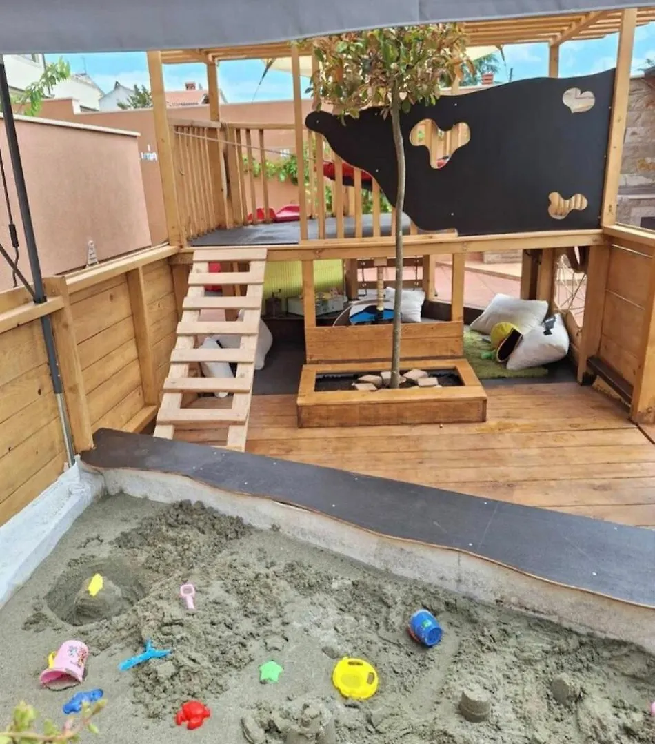 Family Friendly Apartment Oros Medulin, With Pool
